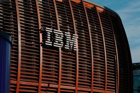 IBM 推出 AI 平台 Bob：企業軟體開發的成本與治理新標準