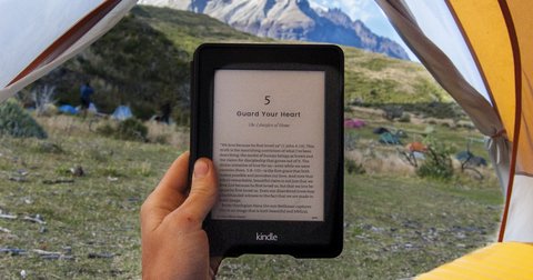 Amazon 宣布停止舊版 Kindle 支援：2013 年前裝置將無法下載電子書